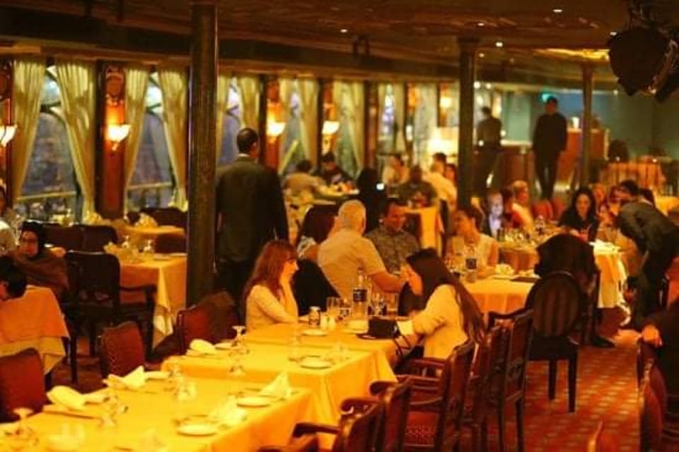 Kahire'den: Canlı Eğlence ile Nil Nehri Akşam Yemeği Gezisi